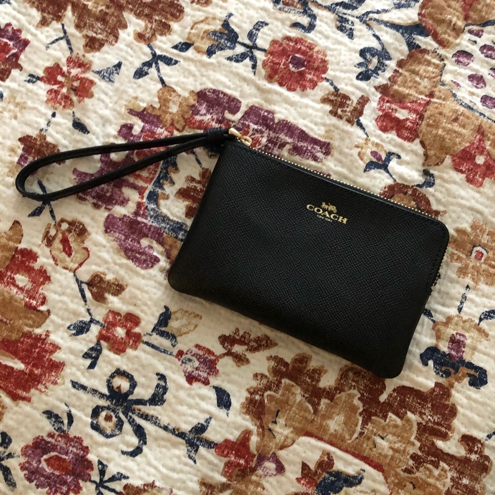 Coach wristlet wallet
